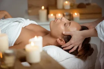 Atpalaiduojantis galvos masažas spa centre - pirmosios pagalbos kursai PP-009 ir higienos kursai HB H3 masažo specialistams grožio paslaugų srityje