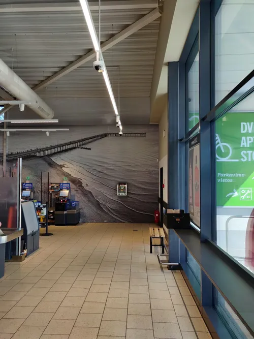 Automatiniai išoriniai defibriliatoriai Palangos Lidl iš toli