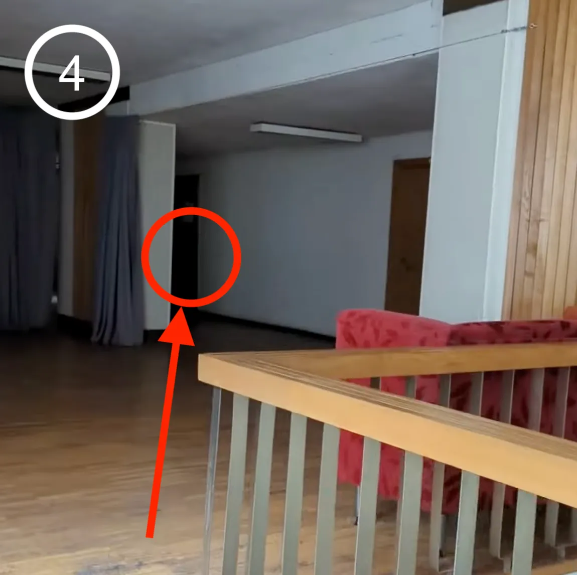 Ofisa rasite antrame aukšte už kolonos