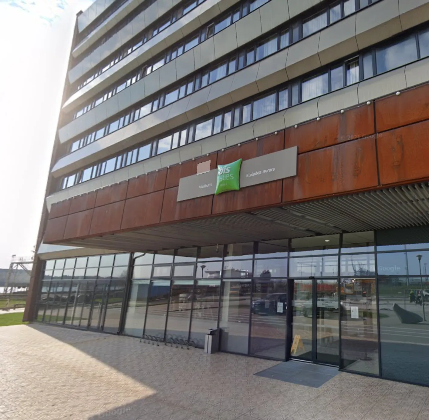 AURORA Hotel Klaipėda įėjimas