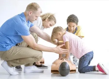 Pirmosios pagalbos mokymas vaikams - vaikai mokosi teikti pirmąją pagalbą